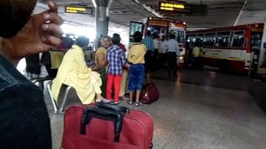 как дешево и безопасно доехать с аэропорта Индиры Ганди (Дели) до нужного города.