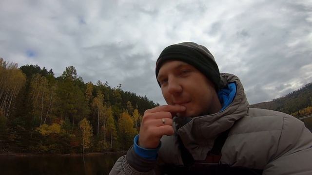 СПИННИНГ НА КВХ !!! ОСЕНЬ, РЫБАЛКА на лодке смотреть онлайн