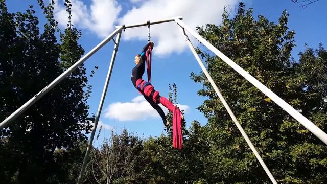 Aerial silks Двойной кувырок без узла Студия Румянцевой смотреть онлайн