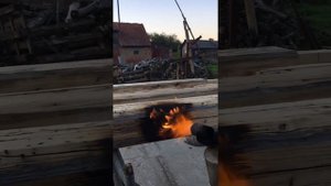 Дедовский метод защиты древесины от гниения. После такой обработки брус прослужит долгие годы.