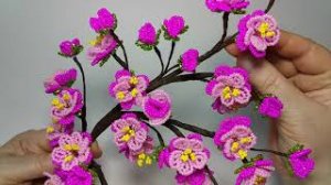 Бисероплетение.Сакура из бисера. 2 часть. Мастер класс.  Декоративная веточка. Пошаговый МК.