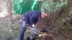 Бурение лунки под забор в тяжелом грунте из камней - компания "Артель" - Тула