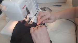 Втачивание рукава в трикотажной футболке