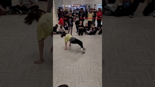 girl power break dance. девичий брейк-данс