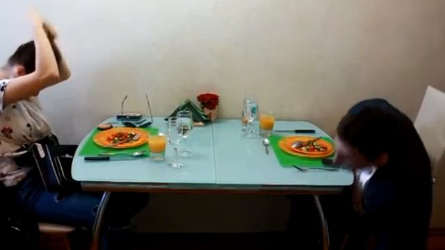 Этикет поведения за столом смотреть онлайн