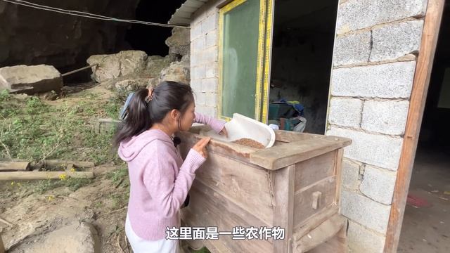 贵州发现一住在山洞下的人家，环境宛如与世隔绝，走近一看世外桃源︱A family is located in a cave in Guizhou, like a paradise! смотреть онлайн