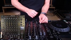 Обзор PIoneer DJ DJM-V10 от DJ/Producer Jean Vayat