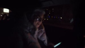 VLOG Настя пытается меня одеть, а я её накормить