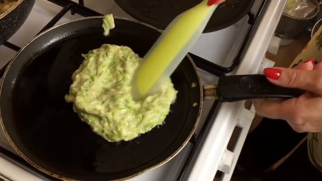 Кабачковый пирог, бомбезная вкуснятина из доступных продуктов! смотреть онлайн