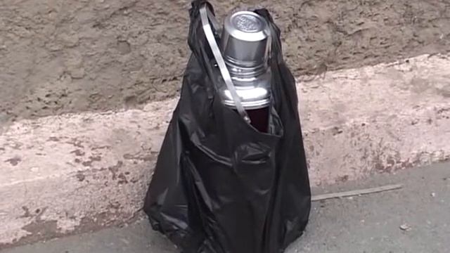 Бесхозный пакет с термосом напугал охранника здания на Луцкого смотреть онлайн