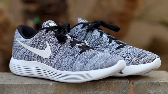 Женские беговые кроссовки Nike Air Zoom Vomero 13 (на широкую ногу) Чистые платины смотреть онлайн