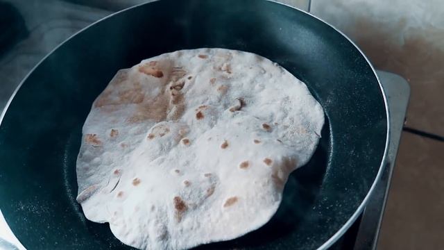 Влог с рецептами! Банановые оладушки на завтрак и индийский хлеб смотреть онлайн