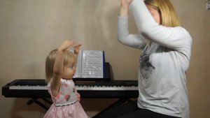 Упражнение для общей моторики «В доме мы живем с тобой»