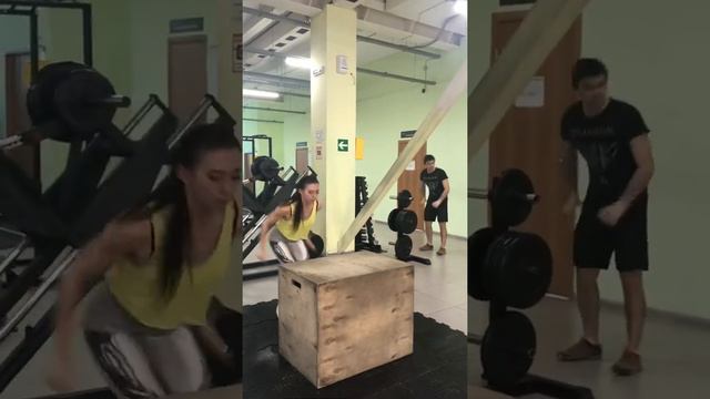 Короб. Прыжки на короб. Запрыгивание на короб.