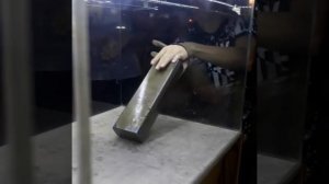 Этот парень гатов достать золотой слиток в Дубай