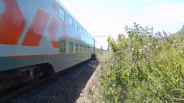 ЭП20-034 с 2-х этажным и приветливо-машущеми машинистом и пом.машиниста смотреть онлайн