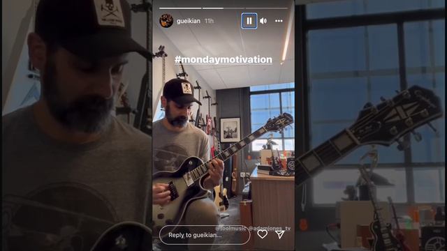 Gibson Brand President Cezar Gueikian Playing Adam Jones Epiphone Les Paul смотреть онлайн