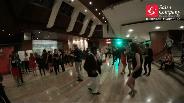 Salsa Social Dance - Emmy and Daniel @Bachata Festival Stuttgart смотреть онлайн