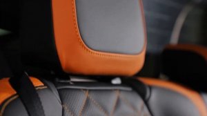 Пикап Isuzu D-Max перетяжка в кожу пластиковых деталей, дверных карт и торпедо [ПЕРЕТЯЖКА ПЛАСТИКА]