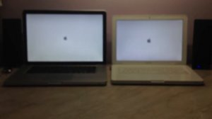 MacBook Pro Early 2011 vs MacBook White Mid 2010 | SSD Startup and launching Adobe Photoshop CS6