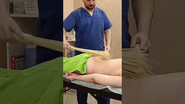 МАССАЖ БАМБУКОВЫМИ ВЕНИКАМИ.          #массаж38 #РоманСавичев #массаж_вениками