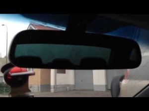 Автозатемнение зеркала заднего вида