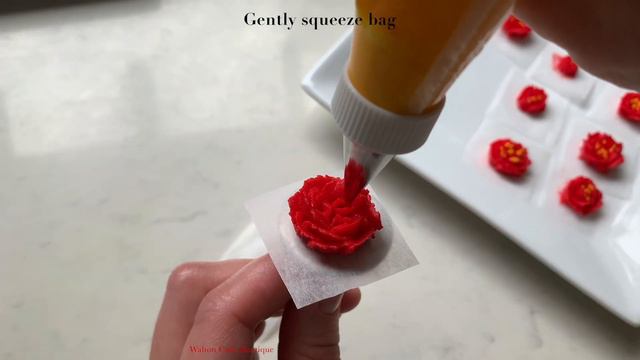 Wilton tip 101 | Buttercream camellia flowers смотреть онлайн