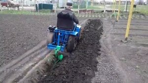 video Первая пробная пахота нового минитрактора