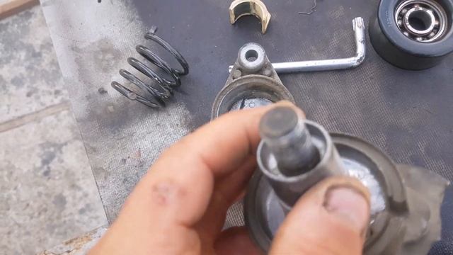 Обслуживание механизма натяжения ремня , натяжного и обводного роликов навесных агрегатов Epica . смотреть онлайн