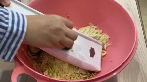Салат из свежих овощей заправленный маслом(капуста, огурец, помидор, болгарский перец, редис)