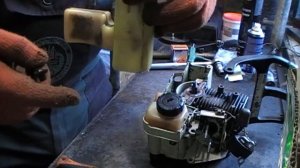 Бензопила Stihl MS 180 ремонт системы подачи масла.