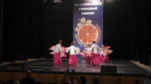Ансамбль КымГанСан. Пучечум (танец с веерами) 부채춤