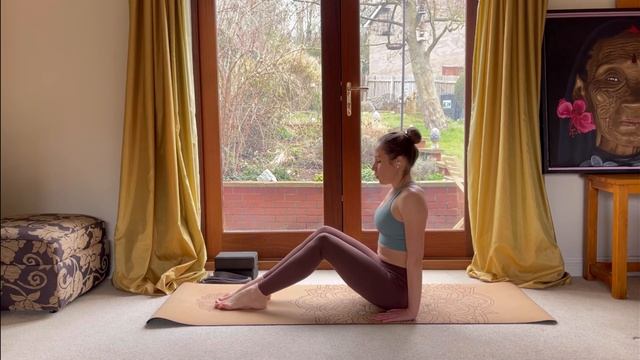 Ардха Пурвоттанасана смотреть онлайн