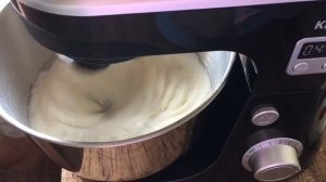 Готовим бисквит с помощью планетарного миксера KITFORT КТ-1308-3 Black