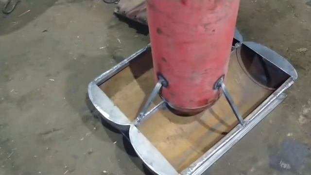 Кормушка бункерная для поросят