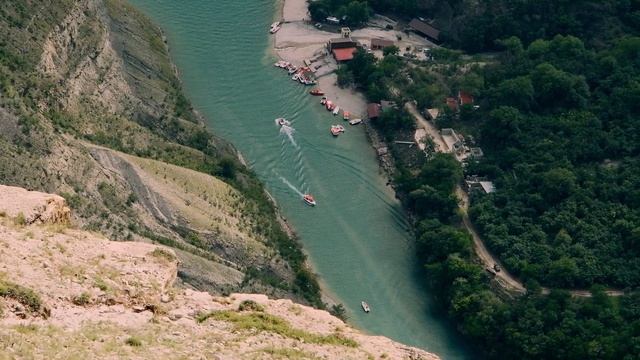 Дагестан. Учил ты, что слово дороже коня, а горцы коней не седлают без дела. смотреть онлайн