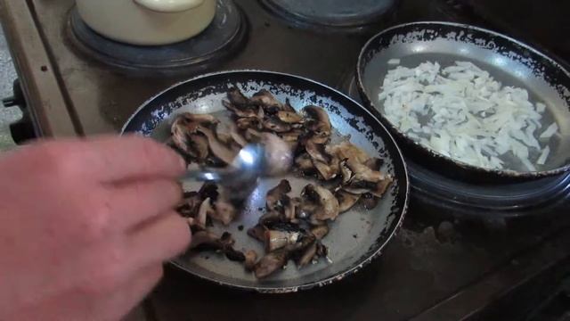 Жюльен с курицей: простой рецепт знаменитого блюда от Лайвер-Кафе смотреть онлайн