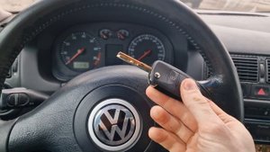 КЛЮЧ ЗАЖИГАНИЯ ГОЛЬФ 4 КУПИТЬ ДУБЛИКАТ ВЫКИДНОГО ЧИП КЛЮЧА VW GOLF IV ИЗГОТОВЛЕНИЕ  АВТО