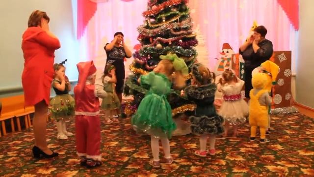 танец-хоровод "Ёлочка" смотреть онлайн