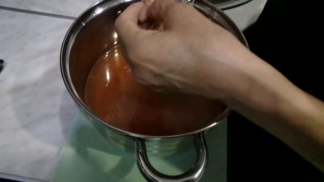 как правильно отделить красную икру от плёнки. очень быстрый способ.how to properly separate red. смотреть онлайн