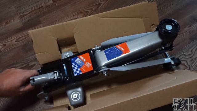 Распаковка и обзор домкрата Miol 80-130 | Подкатной гидравлический домкрат Miol 80-130 смотреть онлайн