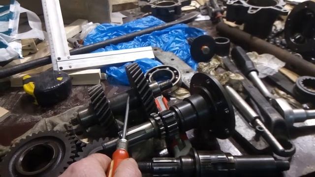 Переделываю раздатку Нива на реверс и пониженную. ( Часть 1) смотреть онлайн