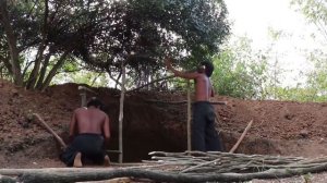 Построить дом под землей используя древесину, примитивные технологии, Строительный навык