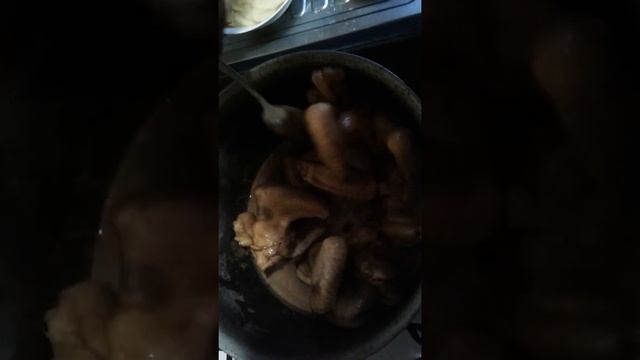 Карамелизованные крылышки в соевом соусе. смотреть онлайн