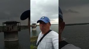 Мариуполь. Суботник на Павлопольском водохранилище.