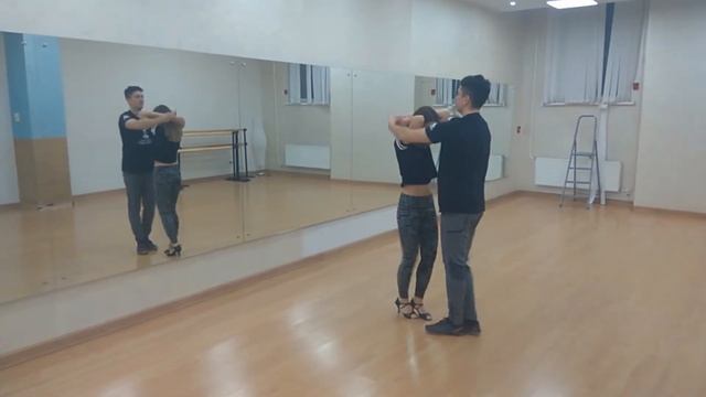 #11 (сложность: 4/10): Поворот партнерши-смена руки... смотреть онлайн