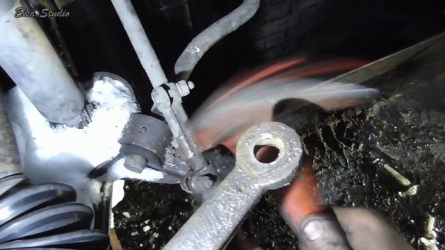 Замена рулевого наконечника ВАЗ 2121 Нива смотреть онлайн