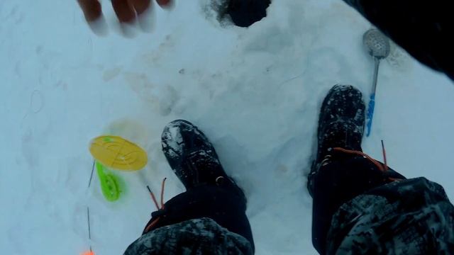 ОДИНОЧНЫЙ ПОХОД на РЫБАЛКУ. Ловля Щуки на ЖЕРЛИЦЫ в ЗИМНЕЙ Таёжной Глуши ! смотреть онлайн