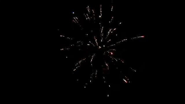 Батареи салюта "Огни большого города" FT 5067 смотреть онлайн