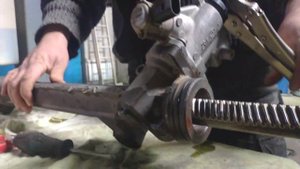 Фольксваген туарег 4.2 скрип рулевой рейки